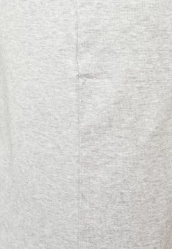 Pier One 5 Pack - Camiseta Interior - 802 - Black_102 - Grey_001 - White -Pier One 0a955050f8ad409d9106d70a8870543a