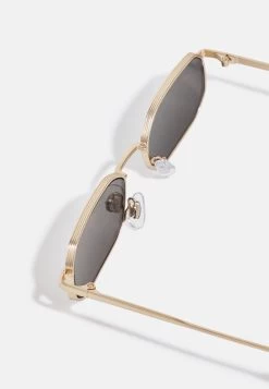 Pier One Unisex - Gafas De Sol - Gold-Coloured/Black 8 Pier One Unisex - Gafas De Sol - Gold-Coloured/Black -Pier One 0d8c4ec208f14201b303a2f772bbaa6f