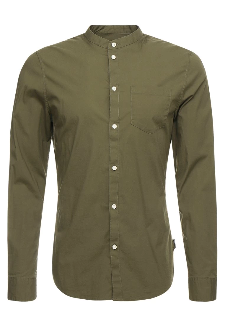 Pier One Muscle Fit Stand- Camisa - Oliv 6 Pier One Muscle Fit Stand- Camisa - Oliv - Imagen 4