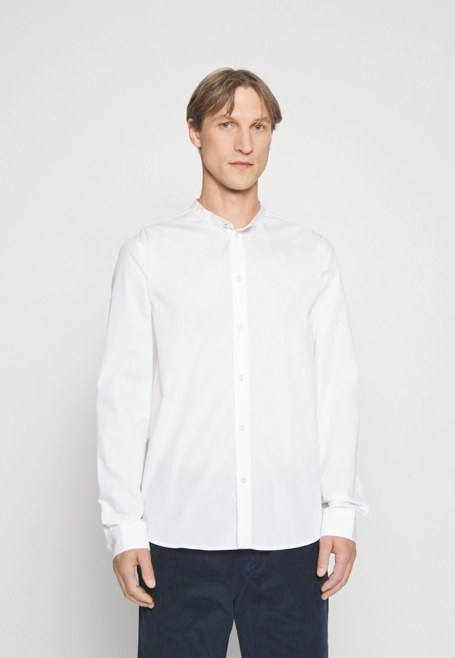 Pier One 2 Pack - Camisa - White/Olive 4 Pier One 2 Pack - Camisa - White/Olive - Imagen 2