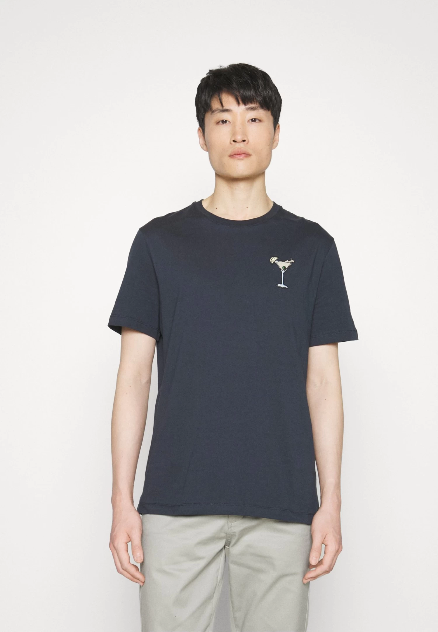 Pier One Cocktail Tee- Camiseta Estampada - 503 - Dark Blue 3 Pier One Cocktail Tee- Camiseta Estampada - 503 - Dark Blue