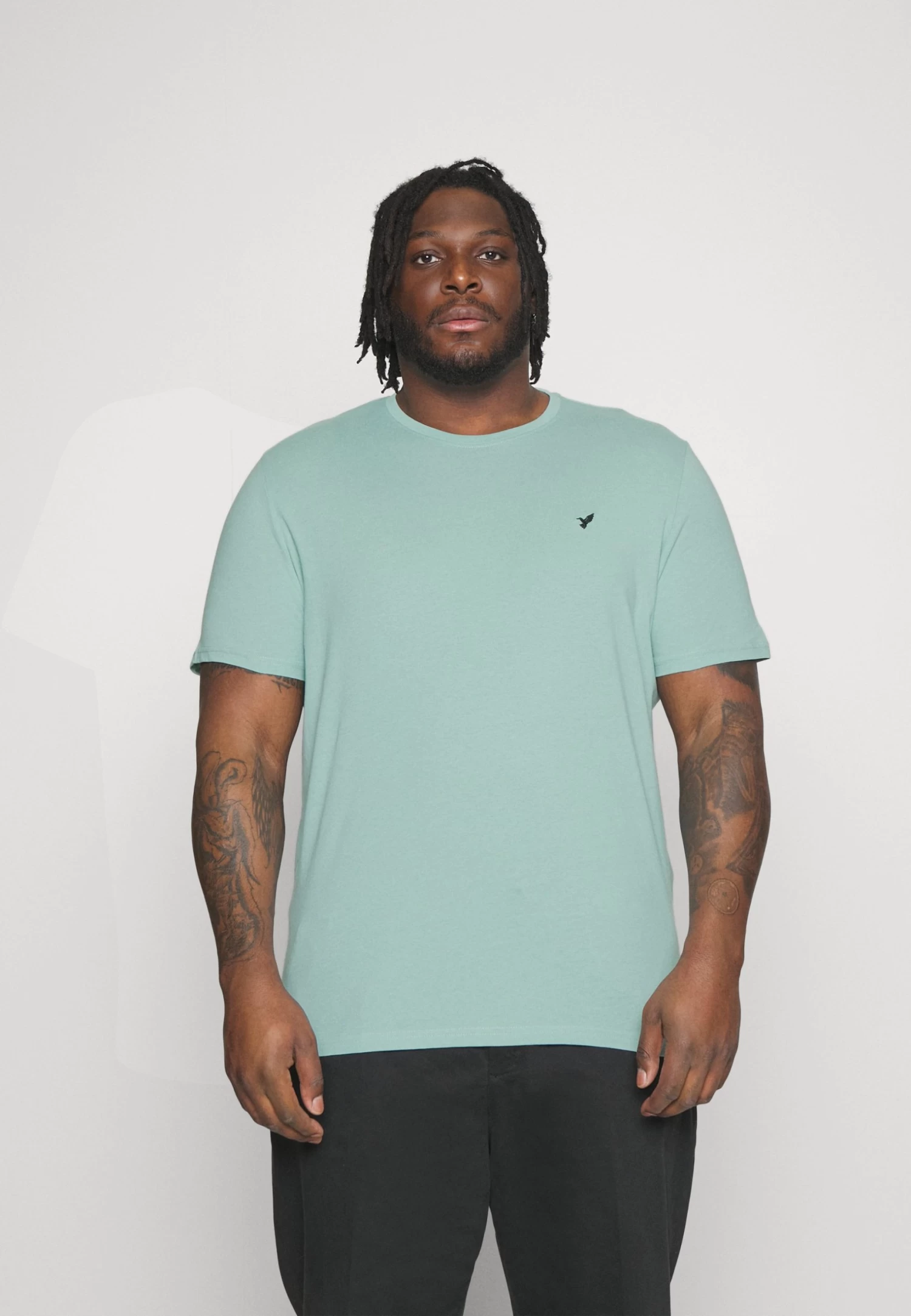 Pier One 5 Pack - Camiseta Básica - Dark Green/Beige/Light Blue 6 Pier One 5 Pack - Camiseta Básica - Dark Green/Beige/Light Blue - Imagen 4