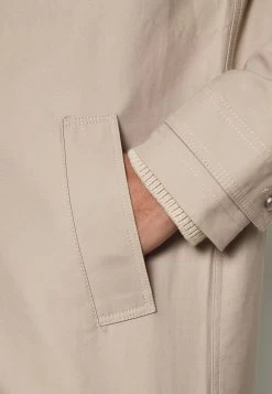 Pier One Commuter Coat- Abrigo Corto - Tan -Pier One 4ef4ad0f60904e2a9c12d606b1474ddb