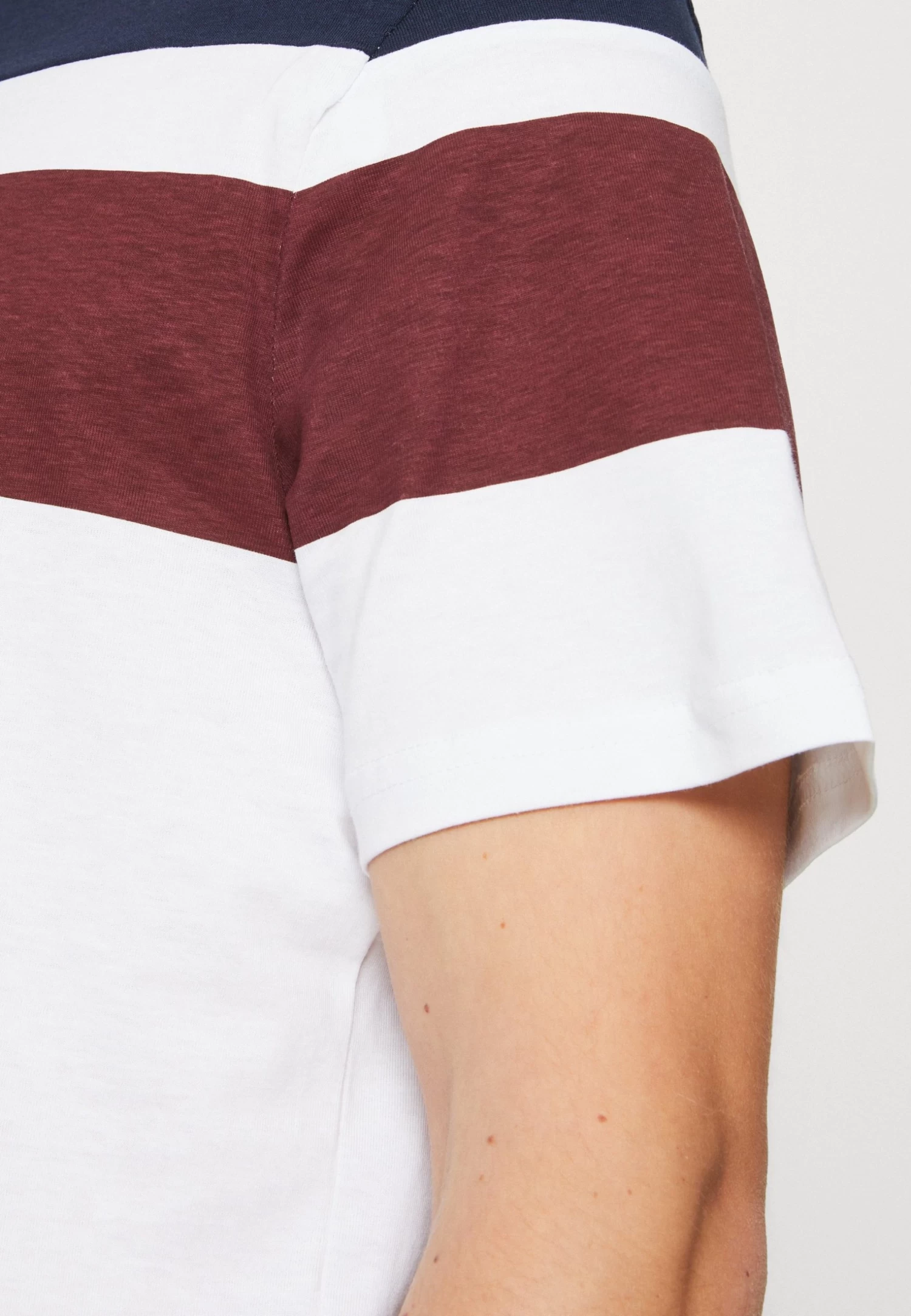 Pier One Camiseta Estampada - White 8 Pier One Camiseta Estampada - White - Imagen 6