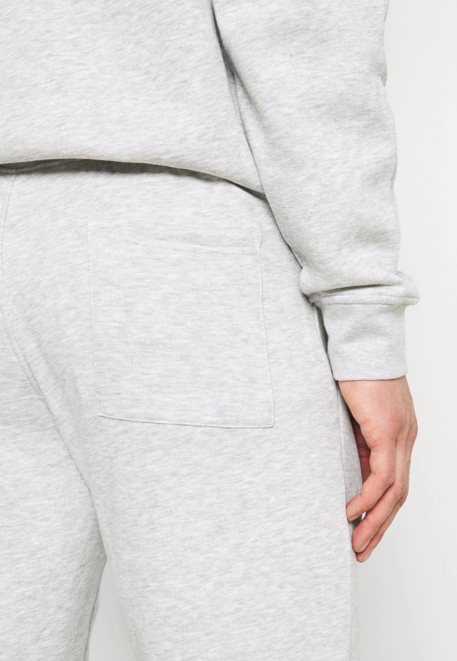 Pier One 2 Pack - Pantalones Deportivos - Mottled Light Grey/Mottled Dark Blue 8 Pier One 2 Pack - Pantalones Deportivos - Mottled Light Grey/Mottled Dark Blue - Imagen 6