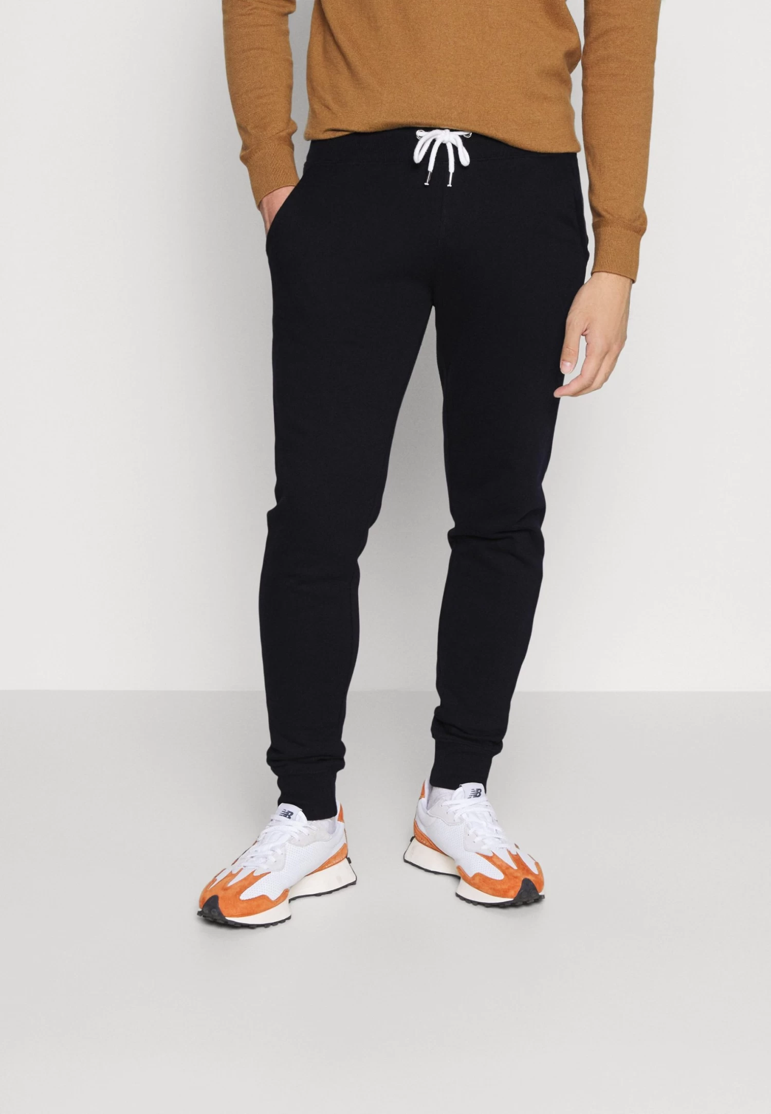 Pier One 2 Pack - Pantalones Deportivos - Dark Brown/Black 6 Pier One 2 Pack - Pantalones Deportivos - Dark Brown/Black - Imagen 4