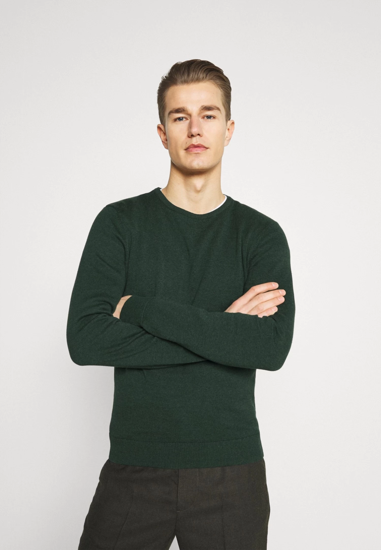Pier One Basic Crewneck - Jersey De Punto - Mottled Dark Green 3 Pier One Basic Crewneck - Jersey De Punto - Mottled Dark Green