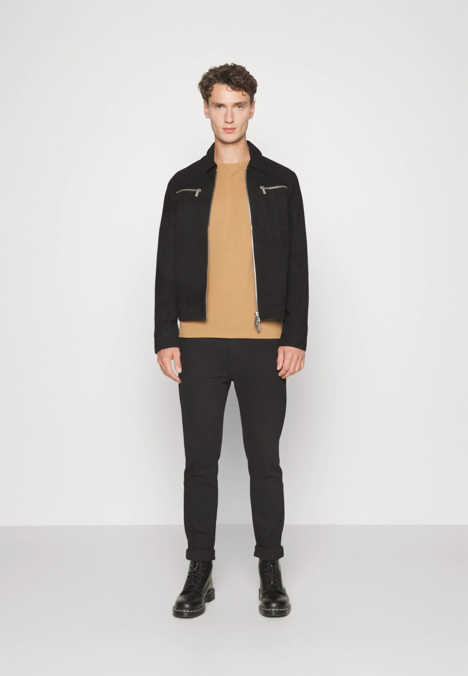 Pier One 5 Pack - Camiseta Básica - Dark Grey/White/Light Brown 3 Pier One 5 Pack - Camiseta Básica - Dark Grey/White/Light Brown