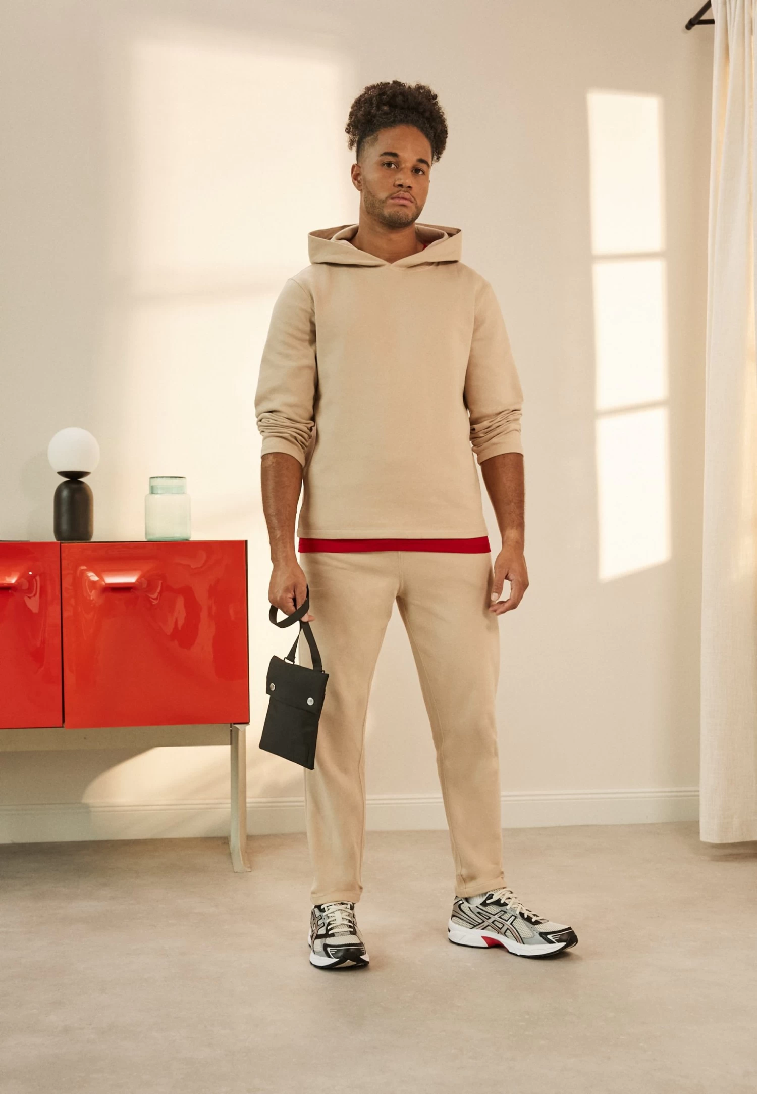 Pier One Jersey Con Capucha - Tan 4 Pier One Jersey Con Capucha - Tan - Imagen 2