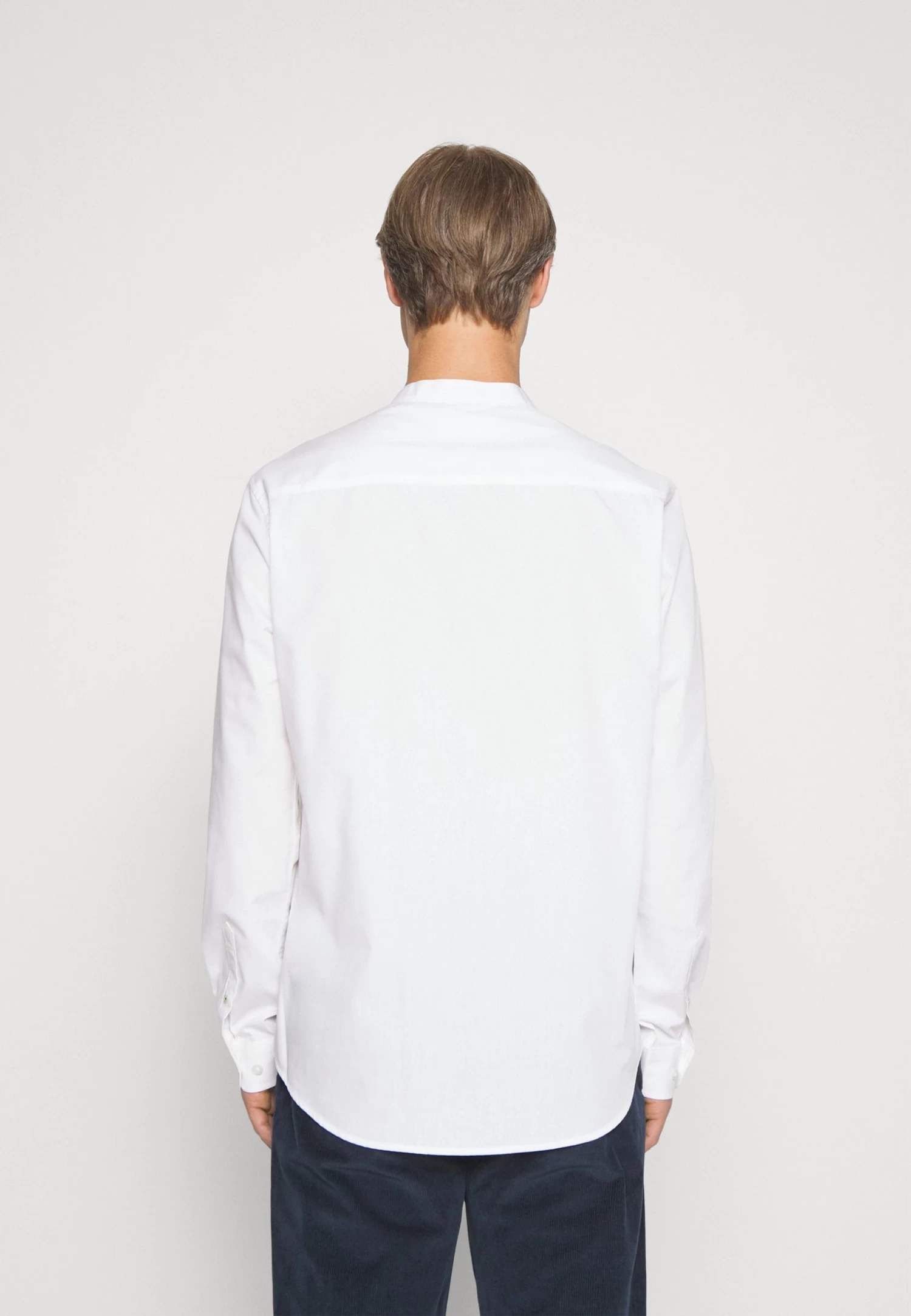 Pier One 2 Pack - Camisa - White/Olive 5 Pier One 2 Pack - Camisa - White/Olive - Imagen 3