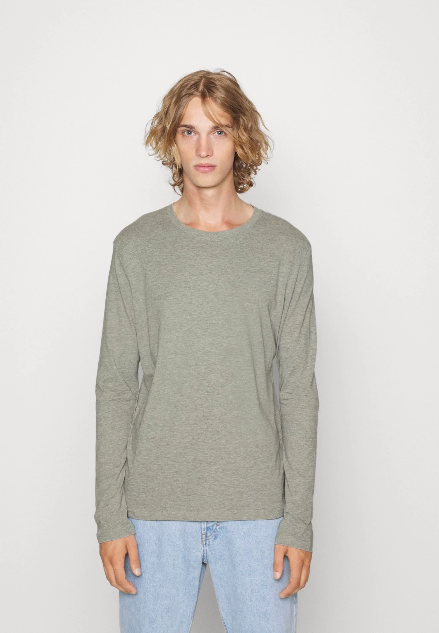 Pier One 5 Pack - Camiseta De Manga Larga - Black/Dark Blue/Stone 4 Pier One 5 Pack - Camiseta De Manga Larga - Black/Dark Blue/Stone - Imagen 2