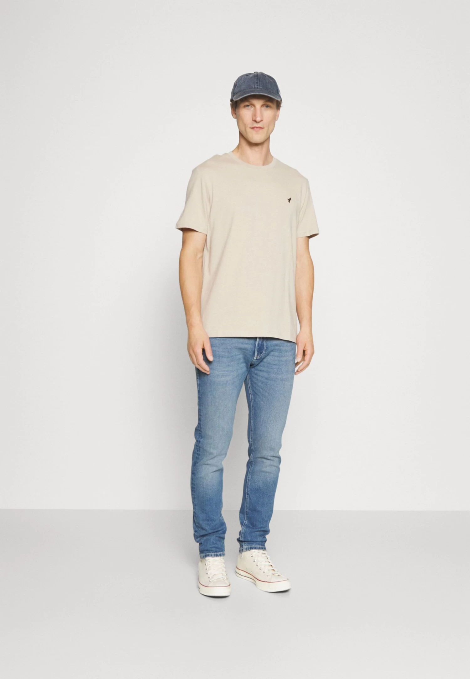 Pier One 3 Pack - Camiseta Básica - Dark Blue/Beige/Dark Brown 3 Pier One 3 Pack - Camiseta Básica - Dark Blue/Beige/Dark Brown